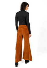 Carica l&#39;immagine nel visualizzatore di Gallery, Velvet pants
