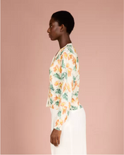 Carica l'immagine nel visualizzatore di Gallery, Floral print asymmetric cardigan
