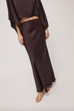 Carica l'immagine nel visualizzatore di Gallery, Viscose long skirt
