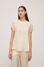 Carica l'immagine nel visualizzatore di Gallery, Viscose blouse
