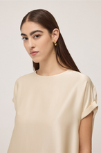 Carica l'immagine nel visualizzatore di Gallery, Viscose blouse
