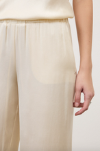 Carica l'immagine nel visualizzatore di Gallery, Viscose trousers
