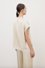 Carica l'immagine nel visualizzatore di Gallery, Corean shirt
