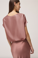 Carica l'immagine nel visualizzatore di Gallery, Viscose blouse
