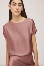 Carica l'immagine nel visualizzatore di Gallery, Viscose blouse
