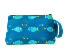 Carica l'immagine nel visualizzatore di Gallery, Printed clutch
