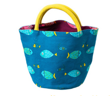 Carica l'immagine nel visualizzatore di Gallery, Reversible pochette
