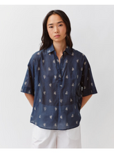 Carica l'immagine nel visualizzatore di Gallery, Printed shirt
