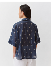 Carica l'immagine nel visualizzatore di Gallery, Printed shirt
