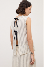 Carica l'immagine nel visualizzatore di Gallery, Top with bows
