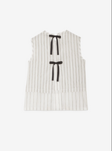 Carica l'immagine nel visualizzatore di Gallery, Top with bows
