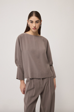 Carica l'immagine nel visualizzatore di Gallery, Blouse and trousers suit
