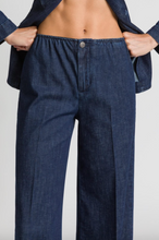 Carica l'immagine nel visualizzatore di Gallery, Elastic waist jeans
