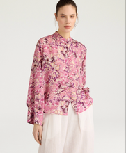 Carica l'immagine nel visualizzatore di Gallery, Silk printed shirt
