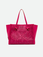 Carica l'immagine nel visualizzatore di Gallery, Shoulder bag
